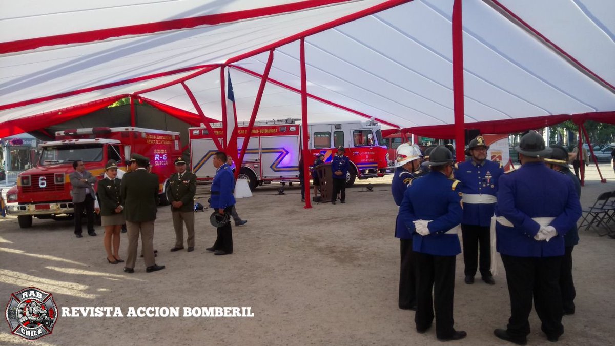 RABCHILE's tweet photo. Cuerpo de Bomberos Conchalí Huechuraba.
Ahora #RAB17 se encuentra cubriendo la Ceremonia de entrega de la Nueva Unidad de Rescate cuya nomenclatura radial sera R-6 de la @Bomba_Suecia
#RAB
#REVISTAACCIONBOMBERIL
#BOMBEROSDECHILE https://t.co/IChkaqORKo
