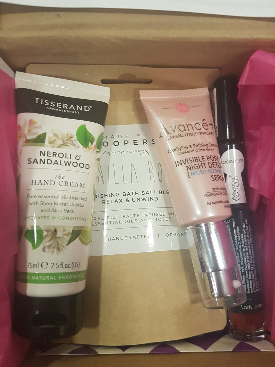 nycbunnymadison's tweet photo. #pipbox love this little surprise each month. All animal free. What I don't want I will put on my apopo charity stall. Nice way to find new things I thoroughly recommend it!!! https://t.co/1MVRT3H8b3