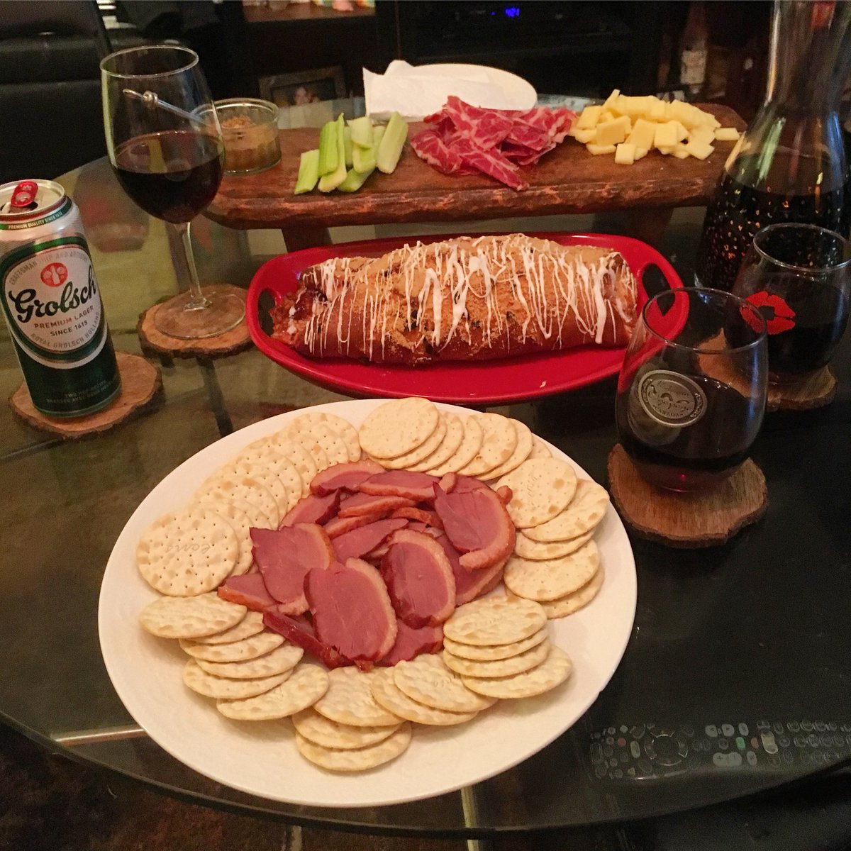 KitchenSprout's tweet photo. #Charcuterie #Cheese #Prosciutto #SmokedDuckBreast .@KingColeDucks  #AmericanThanksgiving  #BaconWrappedTurkey#HomemadeStuffing #AndouilleSausage #HomeChef #Homegating #GamingNGrazing  #FoodNFootball #HappyThanksgiving #FamilyNFriends #CheersFromToronto🦃🍴🇺🇸🇨🇦👩🏻‍🍳🦃 https://t.co/qznPY8Q3Hm