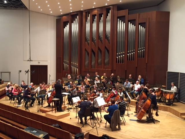 evansthd's tweet photo. Děkuji @Filharmonie_Pce for a fabulous collaboration recording #popper Cello Concertos with soloist #MartinRummel this week. #Naxos #cello #czechmusic Until next time! https://t.co/yhz0ooOlQd