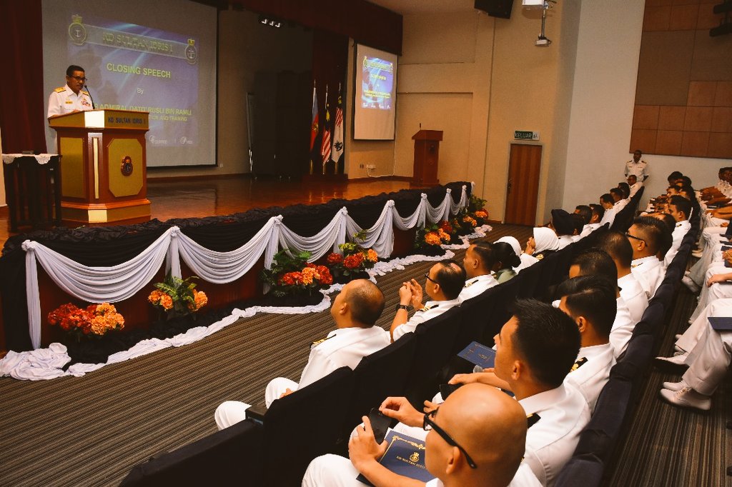 KD SULTAN IDRIS I tweet media