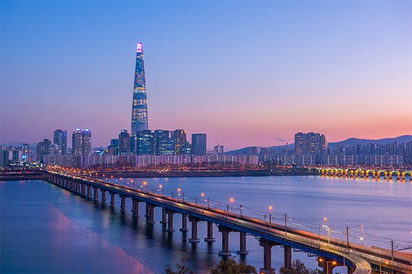 KimsBridge's tweet image. WHAT MAKES SEOUL AN URBAN UTOPIA?
Never once does Seoul’s passion for exploring technology compromise on its vision to make the lives of its residents easier and better. Read more: kimsbridge.com/single-post/20…