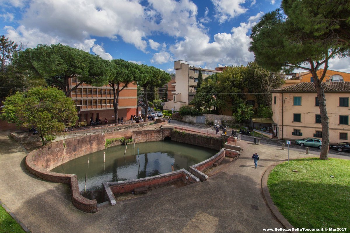 Ebbene sì, siamo a Pisa!

BellezzeDellaToscana.it

#bellezzedellatoscana #Pisa #Toscana #Tuscany #piazzadellegondole #acqua #water #cityscape #town #città #amazing #webstagram #cool #wondersoftheworld #green #urban #wanderlust #street #scenic #clouds #nuvole #sky #cielo #wow