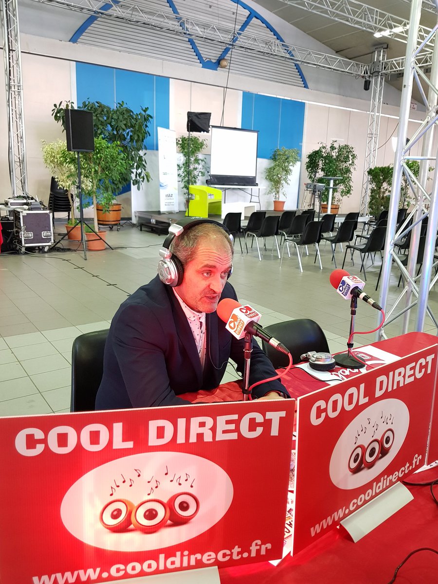 cool_direct's tweet photo. @LaurentTRIPIED nous parle de @bziiitBOOSTER au Salon #NumericDay @eTIC47 sur @cool_direct https://t.co/hdB3jvpvOr