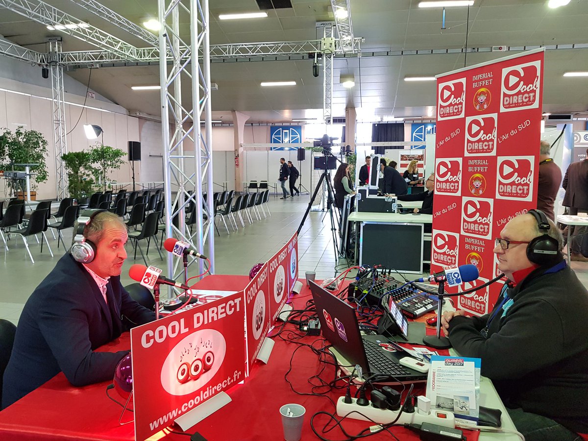 cool_direct's tweet photo. @LaurentTRIPIED nous parle de @bziiitBOOSTER au Salon #NumericDay @eTIC47 sur @cool_direct https://t.co/hdB3jvpvOr
