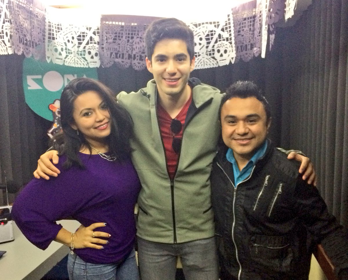 soyleopuga's tweet photo. .@Jaryoficial está listo para presentar su #TourBesosPasajeros En Mérida. La cita es mañana en el teatro del IMSS, Boletos en @eticket. https://t.co/ovvMyQoC3x