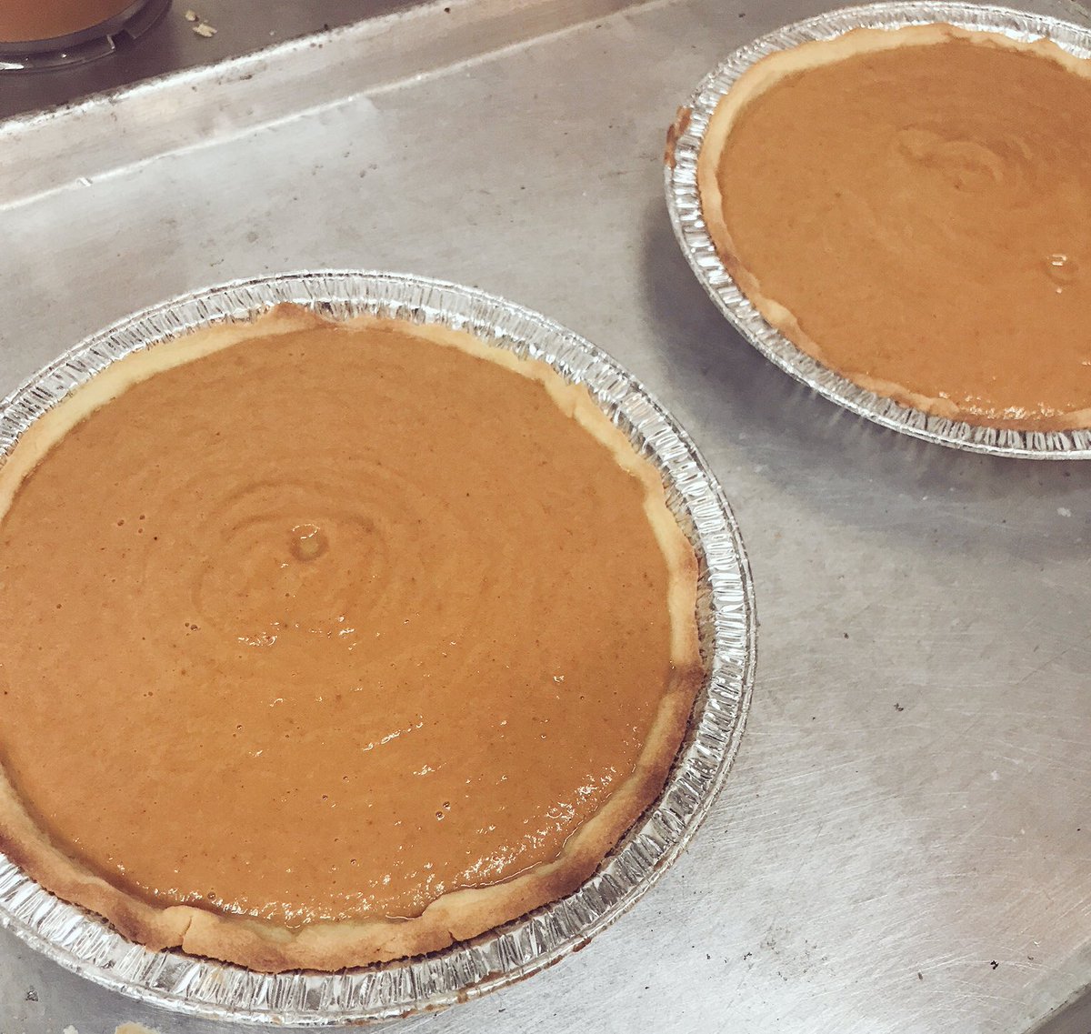 PortaViaCA's tweet photo. Happy Thanksgiving! 🦃🌟🍴❣️

#appelpie #thanksgiving #sweets https://t.co/ZgDN7KajIa