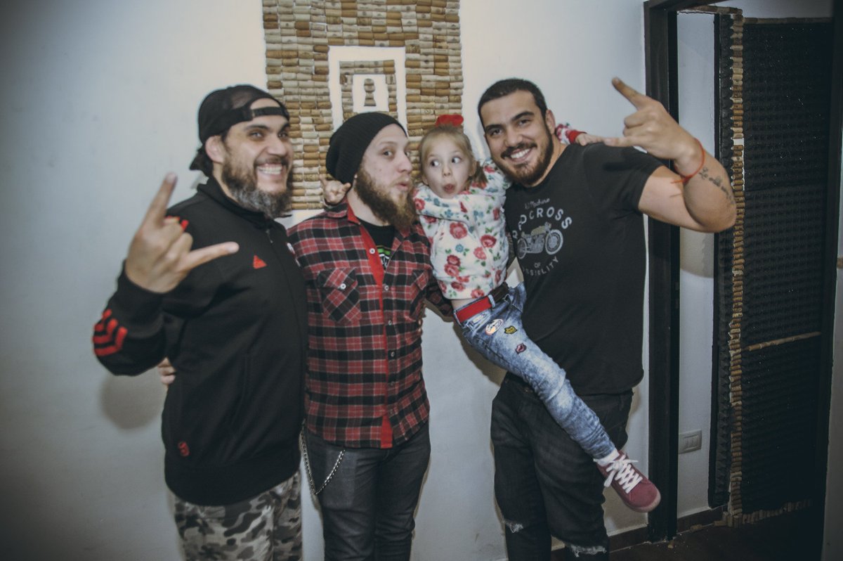 NVPRadioOk's tweet photo. Ya disponible el programa n°5
Mili como invitada de lujo
#Asadeath con #Faxión #Pigwalk #Infausto
#NVPnews
Review de #AlternateReality #SmoulderCorpse
#VocesAjenas
Columna de #Festivales
Homenaje a #MalcolmYoung
Revivilo en
https://t.co/EkfbirU3cX
El domingo #NosVemosEnELPogo https://t.co/YiiiJ8rh2G