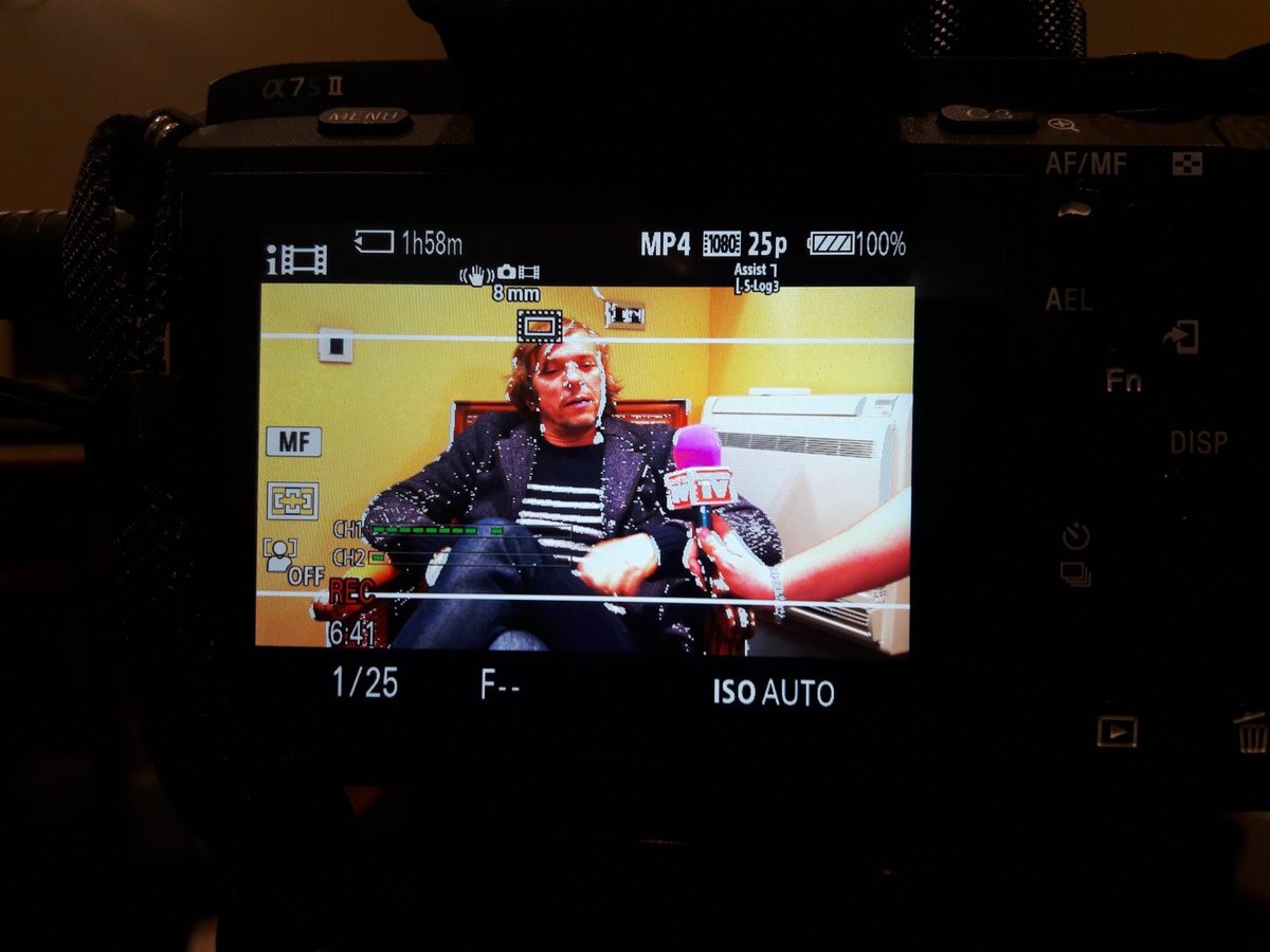 Bristol__TV's tweet photo. #RCC2017  : J4 - Entretien avec l'acteur #pascaldemolon, un acteur fort sympathique, disponible et élégant, qui nous reçoit dans sa chambre d'hôtel ! #leriredemamere @Cannes_Cinema @villecannes #30RCC @aurelie_ferrier @villecannes @davidlisnard @TdePariente @DAAC_nice @Canope_06 https://t.co/UpkzEWepwl