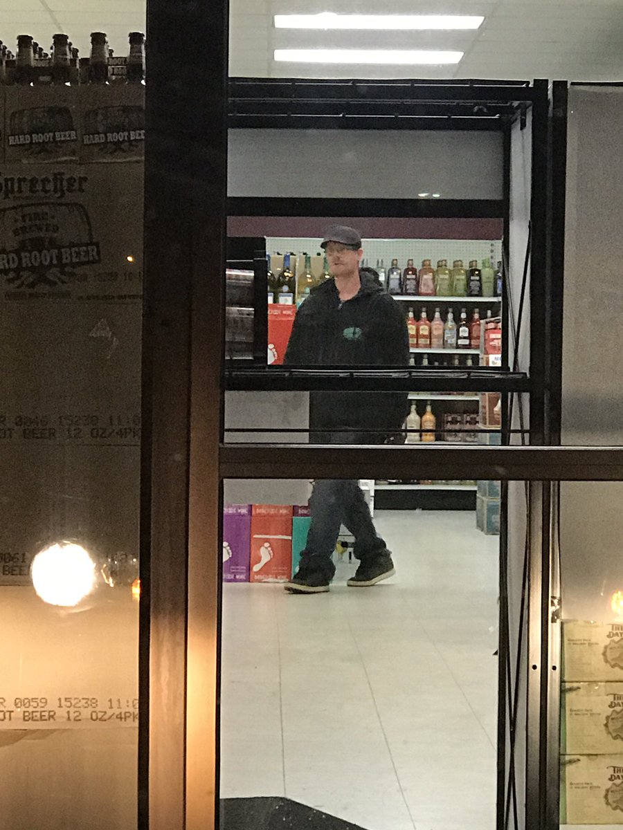 MyTweetsSuckToo's tweet photo. Sitting outside the megabev watching @juntafee walk back and fourth like he 100% cannot decide what to buy #SoMuchBooze https://t.co/DnUmnPPyJ7