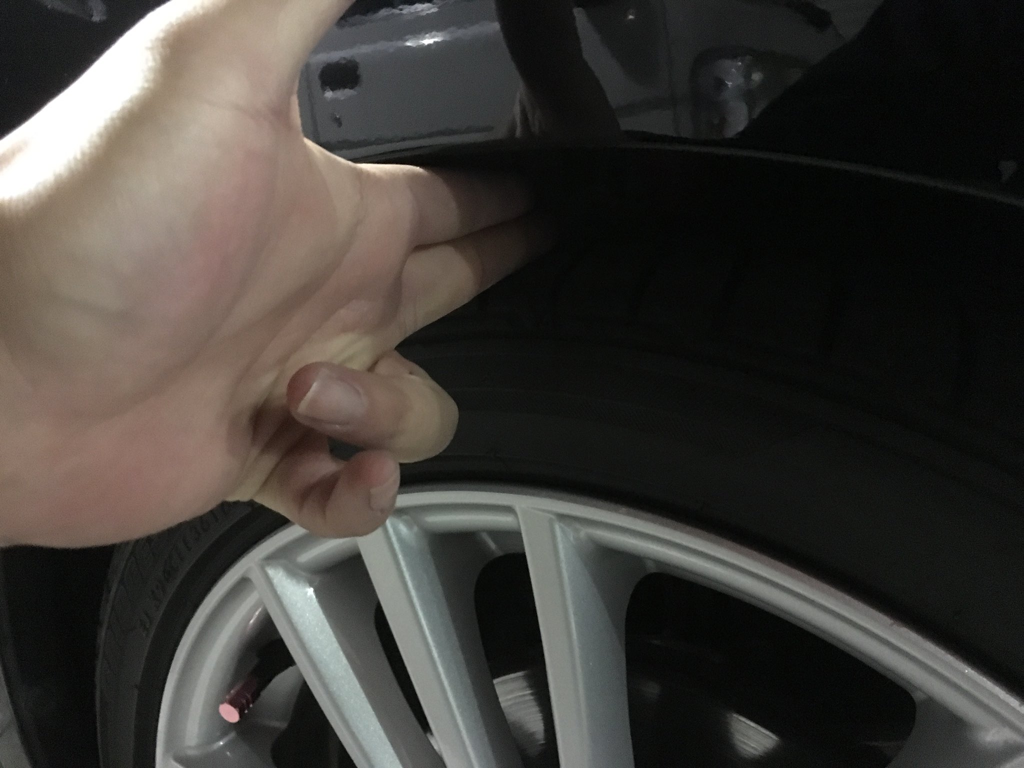 海zc32s そーいえば 昨日車高調取り付け終わって車高 車検ギリギリまで下げましたって言ってたけど指二本入る T T もーちょい下げたい 時間あるときに下げよう T Co J6rx5aldde Twitter