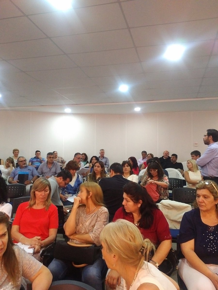Hoy cerramos el Seminario de Innovación Educativa para todos los supervisores de Córdoba del <a href="/EduLabCIPPEC/">EduLab CIPPEC</a>! <a href="/arivas7/">axel rivas</a>