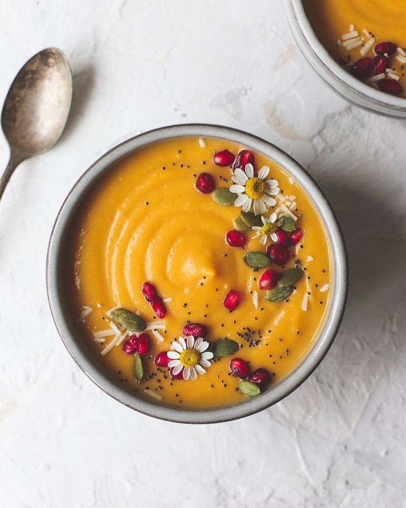 Oliveandartisan's tweet photo. In case you have left over butternut squash??? This is new on the blog. And guess whaaaat!?!? I'm thankful for you!😘
.
.
.
.
#butternutsquash #butternutsquashsoup #parmesan #soup #happythanksgiving #thanksgiving #beautifulcuisines #realfood #realsimp… https://t.co/zsfY5DvKQX https://t.co/HQEHuj939q
