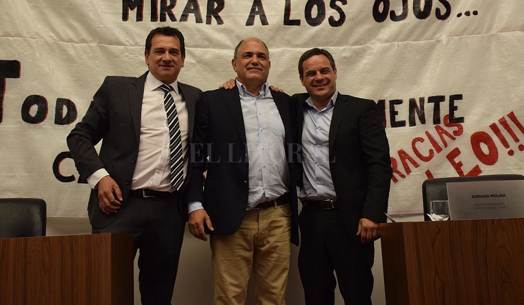 ellitoral's tweet photo. Simoniello: "Doy un paso al costado en el Concejo, pero sigo en la militancia" https://t.co/RjVVQjFaqb https://t.co/y16Esx37MN