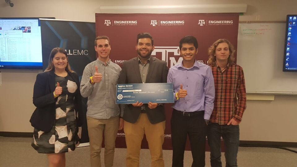The_Allison_K's tweet photo. Had a great time last weekend at the AR/VR Aggies Invent. @Dell https://t.co/2hOjwEFXBt