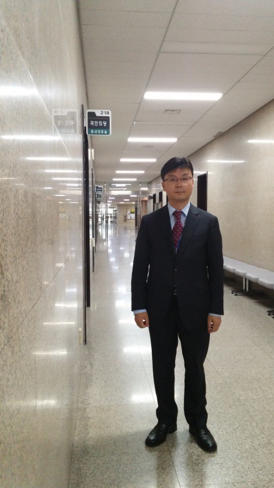 국민의당은 지금 긴 복도를 지나고 있다. 희망이 보인다. 퐈이팅!!!
서울 광진구뚜벅이 갑수갑수김갑수.