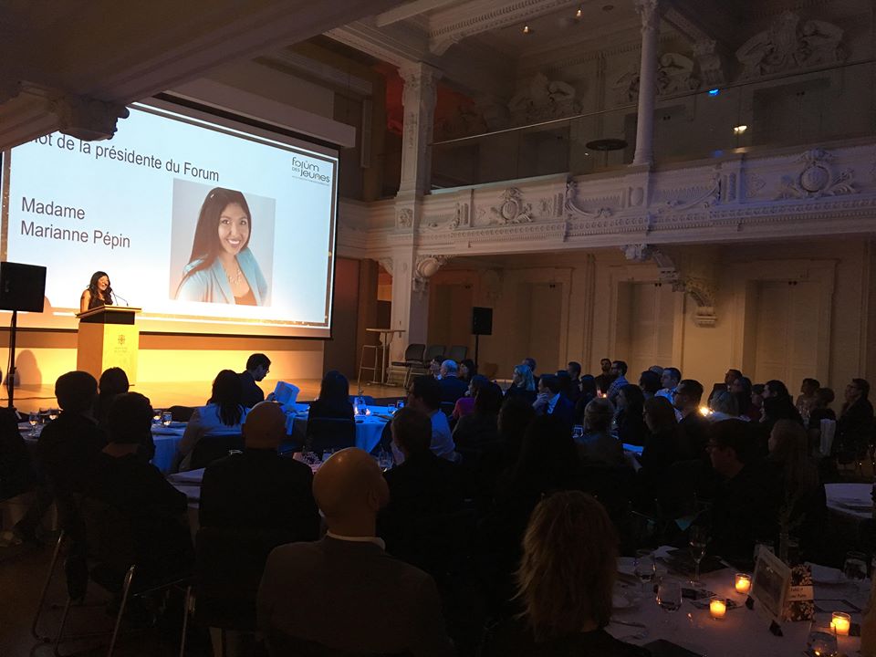 Forumjeunesqc's tweet photo. La présidente du @Forumjeunesqc durant son discours d’ouverture! #Prix2017 https://t.co/AATsdwROhe