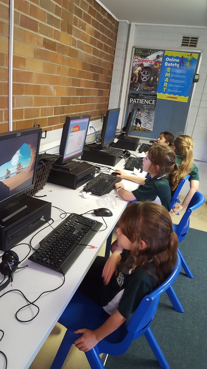 mazuohk's tweet photo. Math lesson in computer lab today! @Sherwood_Grange #2K2017 https://t.co/OCBiT7nviN