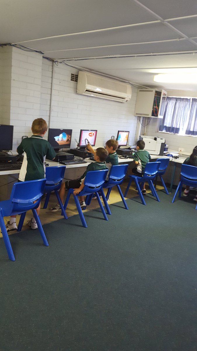 mazuohk's tweet photo. Math lesson in computer lab today! @Sherwood_Grange #2K2017 https://t.co/OCBiT7nviN