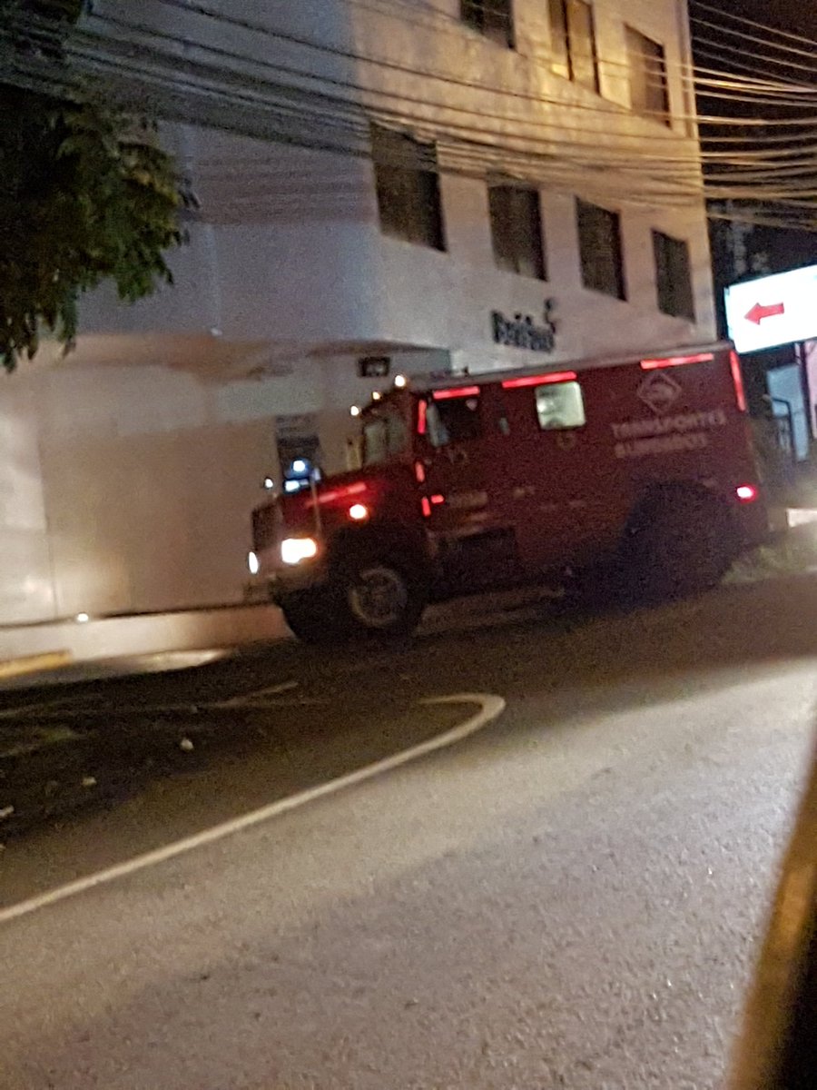 imthegenius16's tweet photo. @ATTTPanama Vehículo de transporte blindado con conducción acosadora y peligrosa desde salida de Costa Verde hasta Banistmo en La Chorrera, no cesaba de sonar el claxon causando contaminación acústica. Increíble. @TraficoCPanama @tvnnoticias @TReporta https://t.co/7Bu82yFgtq