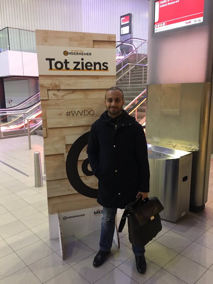 HichamFilali26's tweet photo. Laatste dag van de week van de ondernemer. Wat een geweldige workshops en sprekers. Ik heb ook veel inspirerende collega ondernemers ontmoet. Volgend jaar ben ik er zeker weer bij! #zzpmokum #wvdo #ondernemerschap https://t.co/jXhWMB4YQZ