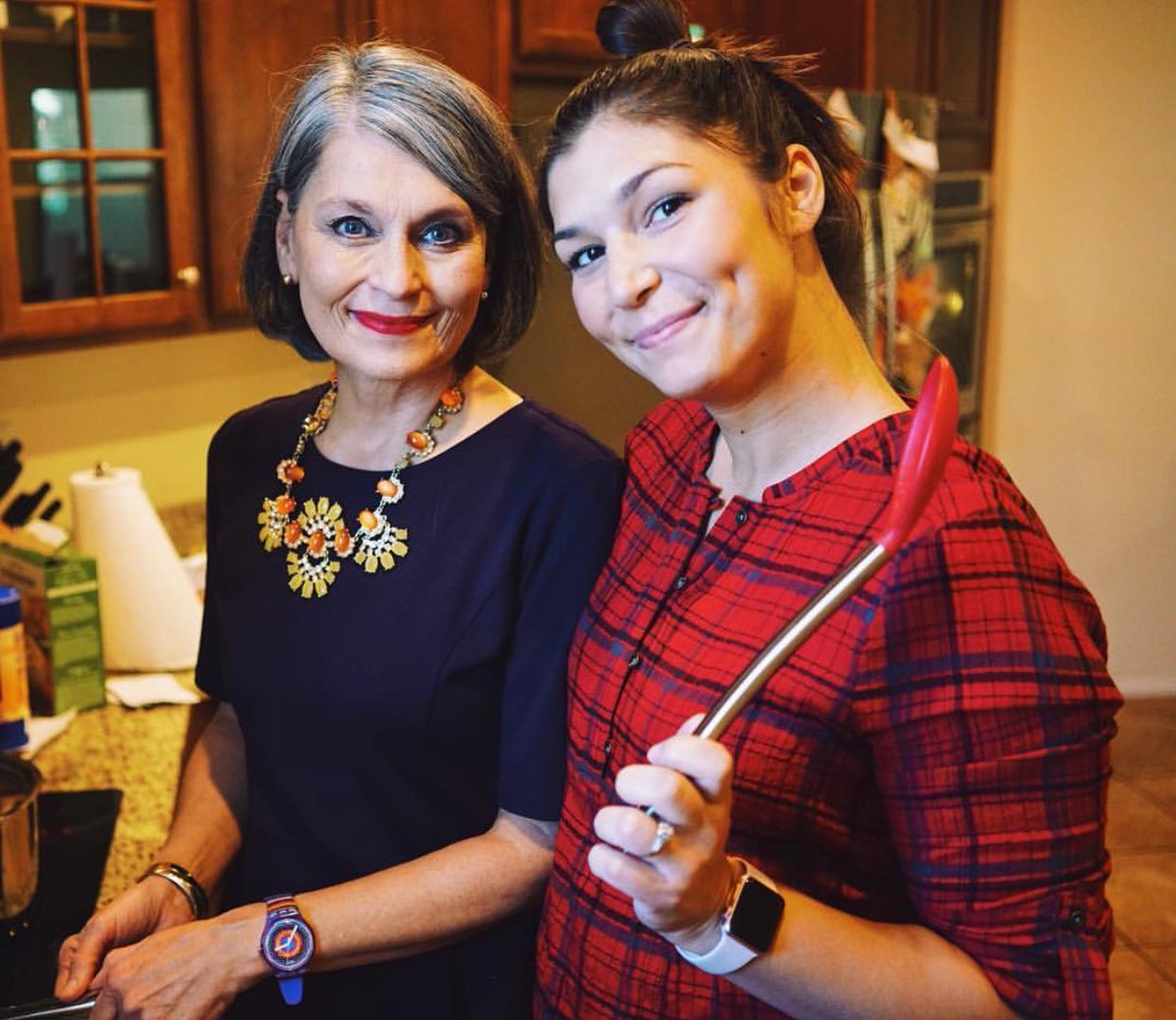 samikaupdates's tweet image. PHOTO | “Couldn’t have done thanksgiving without my amazing mother in law!! Grateful for her! #lucyandethal #marthaandjulia” (via jennikarae on instagram)