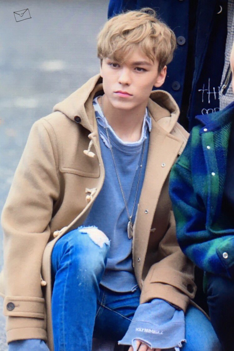 hvcarchive's tweet photo. 171124 — PREV. ©letterstoromeo
#세븐틴 #한솔 #버논 https://t.co/qVHvsa2KCW