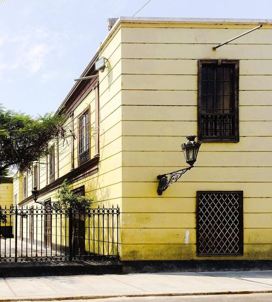 OscarSamanamud's tweet photo. Podría fotografiarte una y mil veces más
.
.
.
#ventanas #sojanelas #CasonaOrbegoso #windows #Trujillo #instawindows #igers #igerstrujillo #colonial #paseandoando #centrohistórico #trujilloolvidado #pasado #rejas #rejasybalcones #rejasdehierro #past #win… https://t.co/wrkdtxuSDI https://t.co/TfQXmHxffD