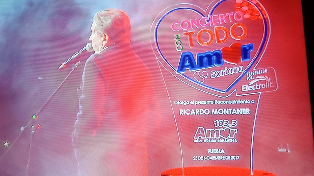 amor1033's tweet photo. ¡Y llegar contigo a la cima del cielo! @montanertwiter en #ConTodoAmor https://t.co/xZ5xFsM0jQ