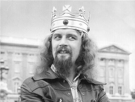 Happy 75th Birthday today to \The Big Yin\ Billy Connolly. A man with true funny bones like no other.. 