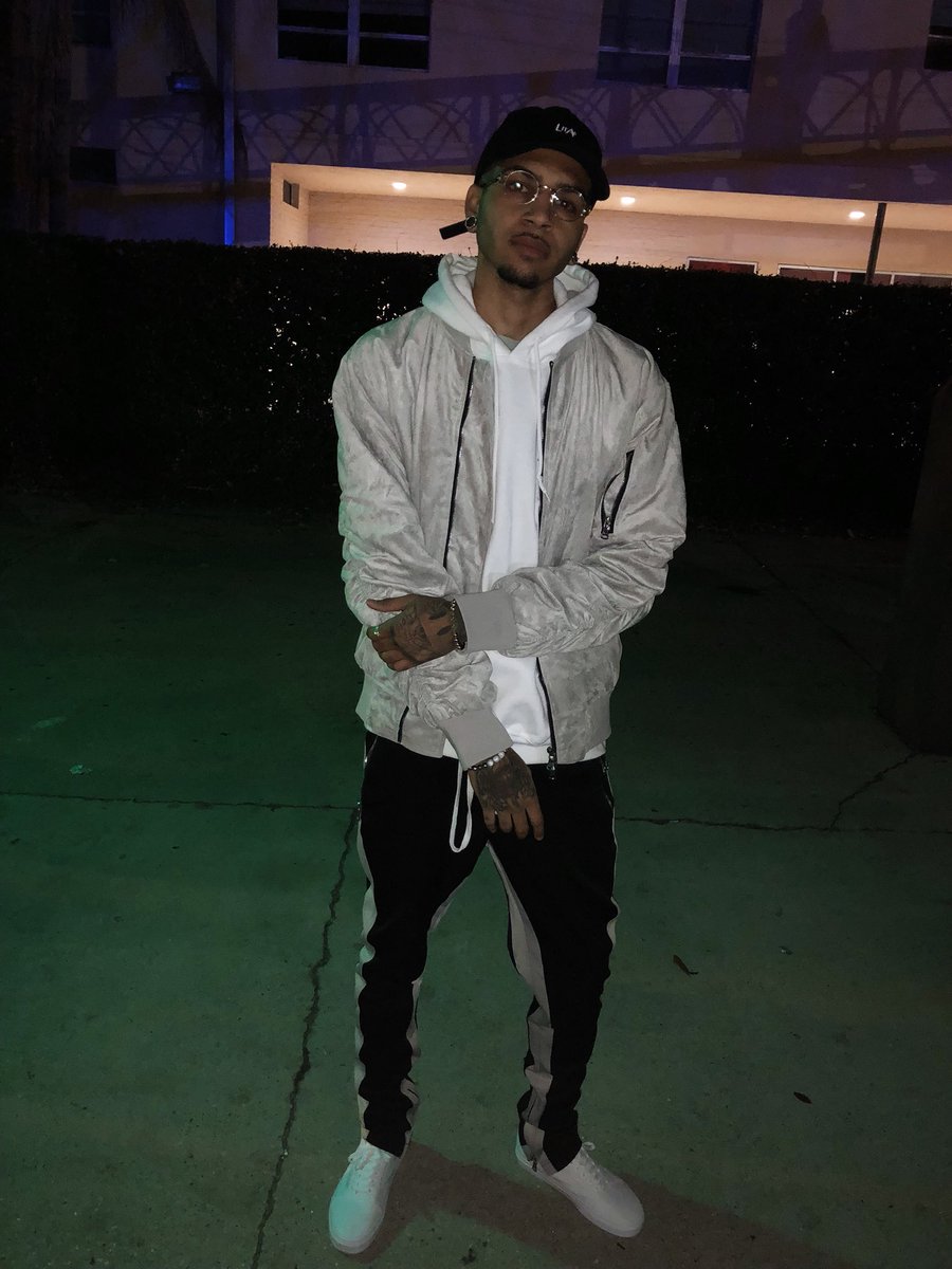 RomalisScott_'s tweet photo. #TOSC4 vibes.. https://t.co/WY5sSUsdqc