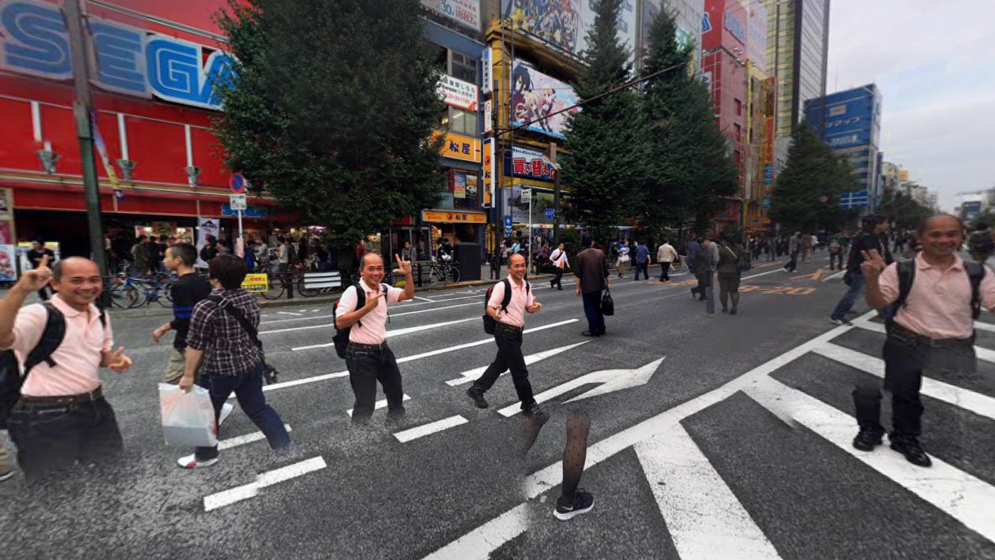 邪魔すぎるｗグーグルストリートビューで秋葉原を見ると360度おじさんに囲まれるｗ