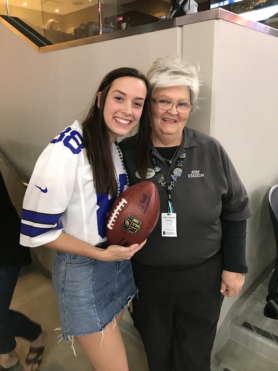 Gellzilla's tweet photo. Thanks Rose Anne for making our experience @ATTStadium amazing! @dallascowboys https://t.co/1ZMTJFKhpC