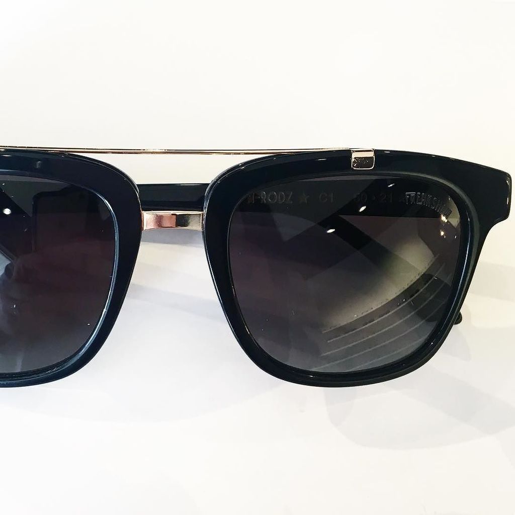 SgfFamilyVision's tweet photo. Happy Thanksgiving!!! We are thankful for you! (And double bar sunnies!) #springfieldmo #ourframesrock #loveyourspecs #opticalboutique #sunnies #independenteyewear https://t.co/klGENWKzQD https://t.co/qXTOnpJRE7