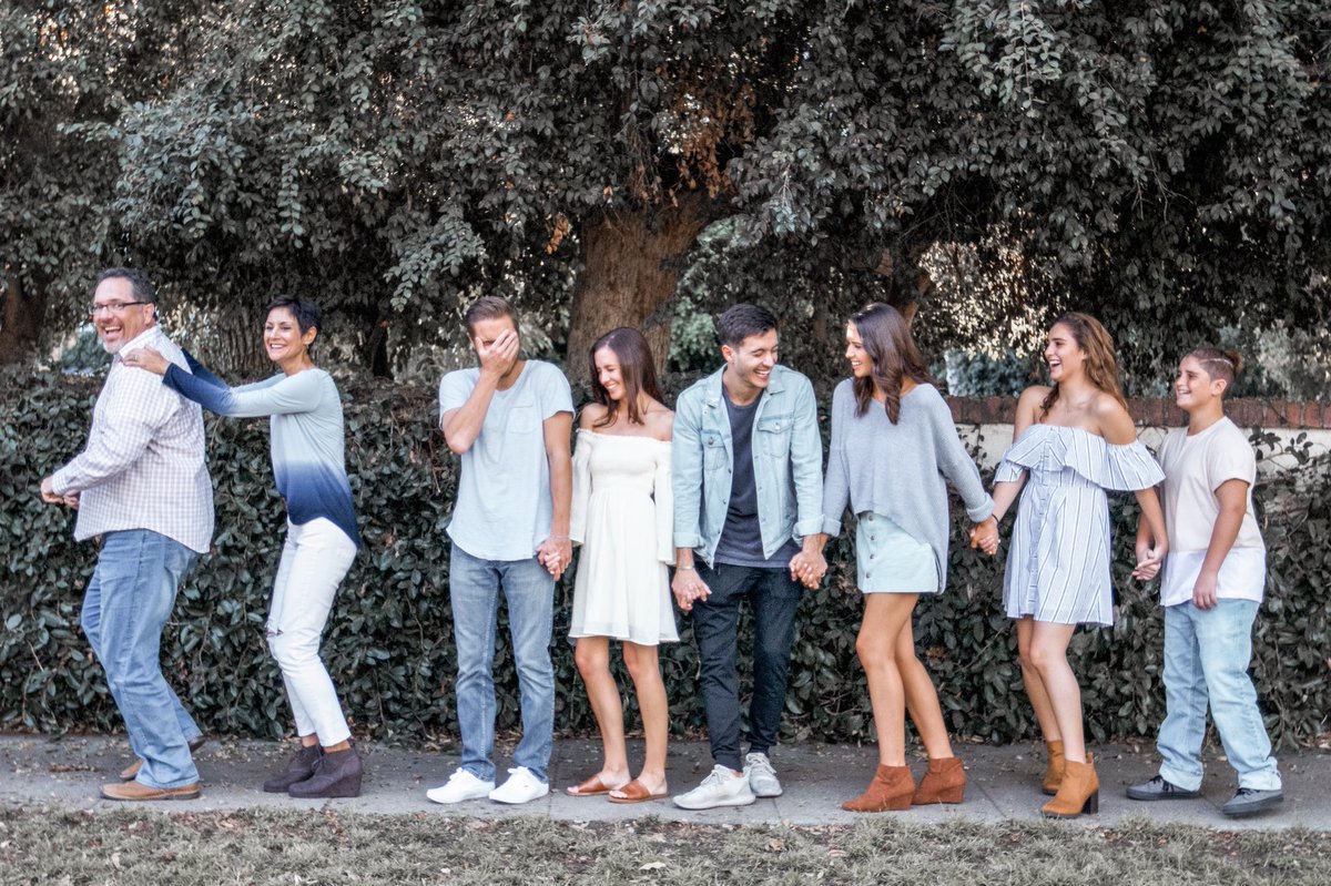 gabrielconte's tweet photo. Happy Thanksgiving from the whole Conte family! https://t.co/BaOkxOAQl8