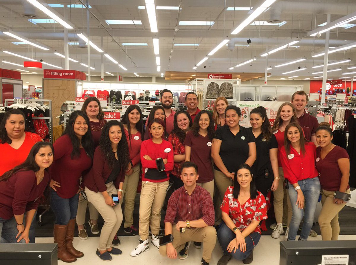 Happy Thanksgiving from our team at T3258!! Excited to host our first Black Friday 🖤🎯 #target #blackfriday #thegreat3258 #doorbuster