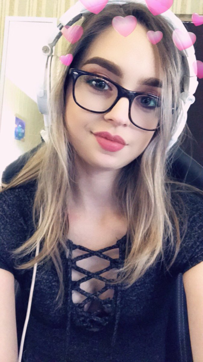 SheWolf342's tweet photo. Thanksgiving stream!! Howllll!! 
https://t.co/atNS2xToBl./SheWolf342
@FlashPointGG 
#Thanksgiving #stream #twitch #pubg https://t.co/8svg6PtQ2n