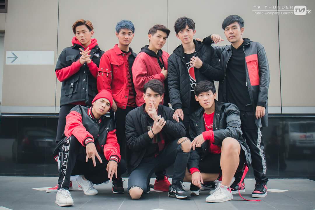 wanvisa2517's tweet photo. เท่าที่น้องๆใส่มาชอบชุดนี้สุดดูวัยรุ่นดีหล่อทุกคน @shotaza2016 @borboss_siriwat @amity_cgame @nopparujnew @ChaiTouch0 @Fullz17 @yimkey_k @Lam_Phakin #Ch8nce @Badassrainbow37 https://t.co/4FhvNSHhyb
