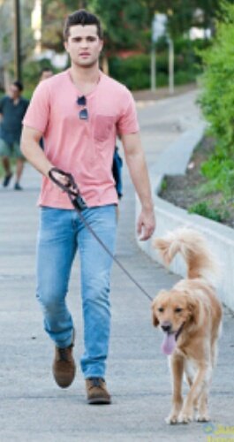 Anthony_team_10's tweet photo. Just walking my dog on a beautiful day! https://t.co/snvmOEJFEw