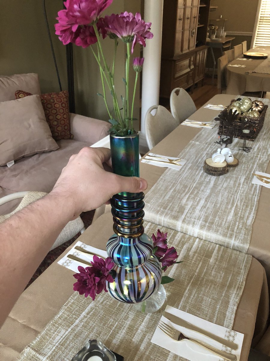 LoganCoop3's tweet photo. Made it through thanksgiving dinner without the fam noticing i switched out one of the vases https://t.co/vuqUGTE20W