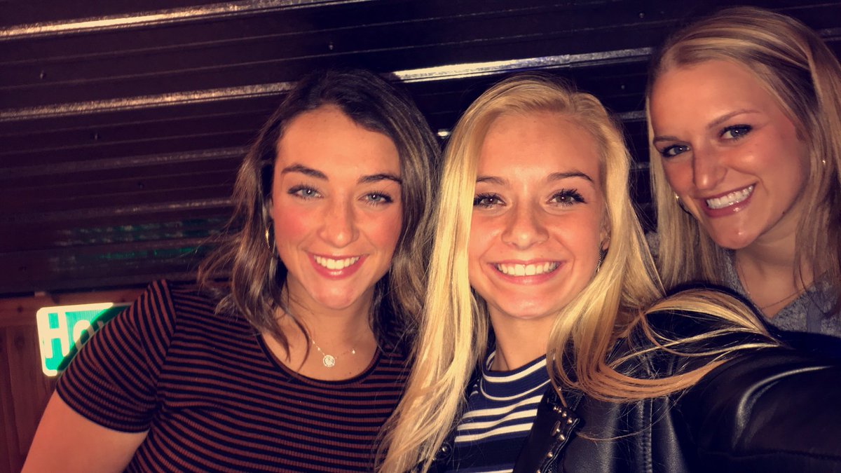 elllanewton's tweet photo. oh so thankful for the best of the best 💓 https://t.co/XMG8NXnCuv