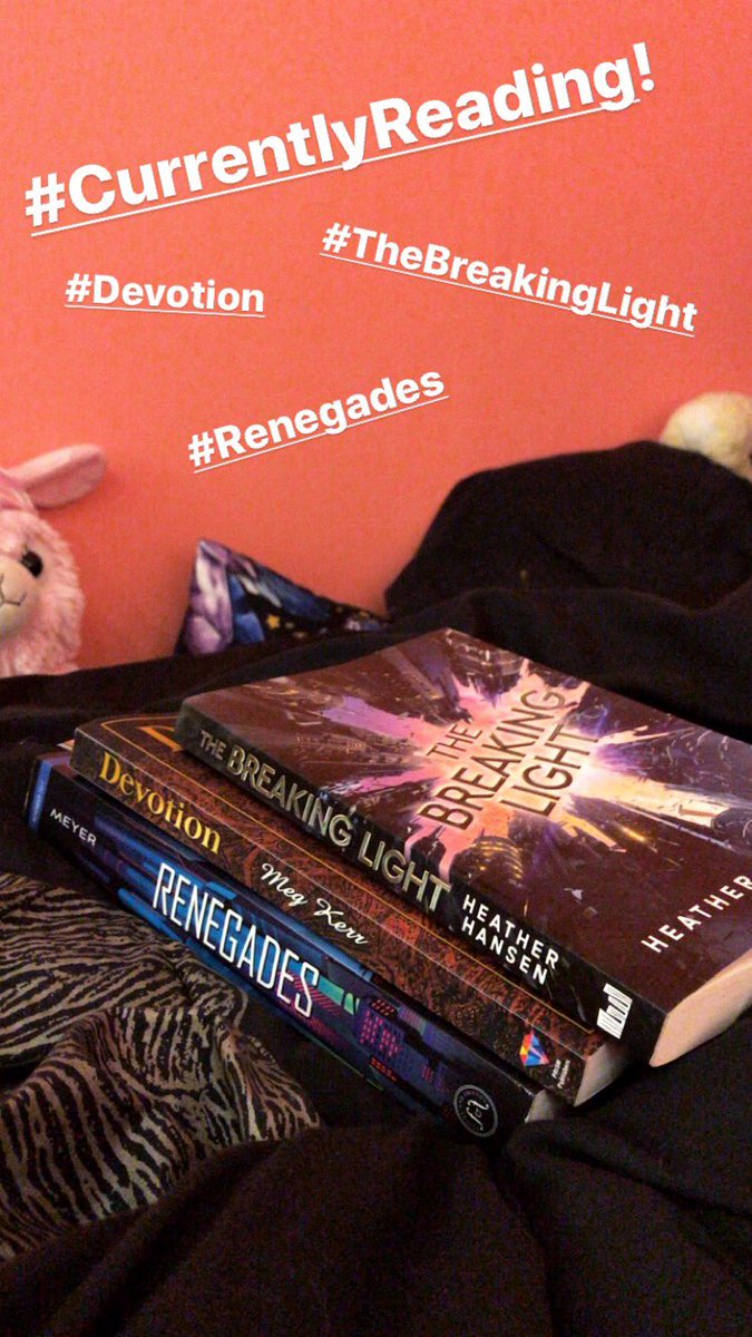 flavialately's tweet photo. #CurrentlyReading 📚: #TheBreakingLight by @Heather_Hansen, #Devotion by Meg Kerr 🍁, and #Renegades by @marissa_meyer 😁 #YA #Austenesque #scifi #sciencefiction #amreading #books #bookblogger https://t.co/4SXgJHJWeM