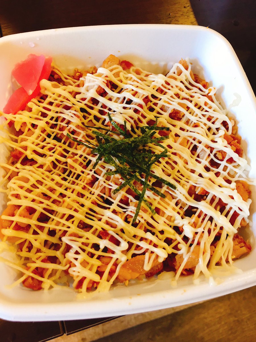 ragret2291's tweet photo. こんにちは！
今日もマヨから揚げ丼(¥400)大量生産しております！
8.10.11.17号館で販売中です☺️ https://t.co/8fOu4p9utr