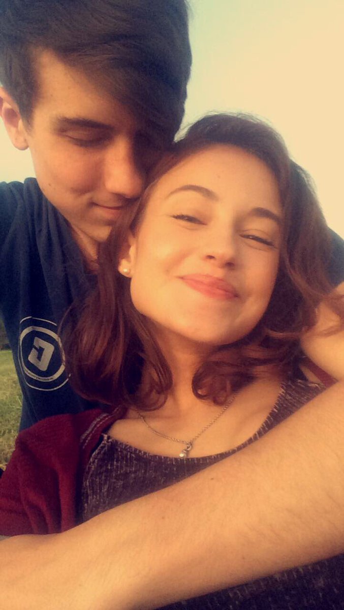 _ashmatch's tweet image. So, so thankful for the memories and beautiful people this season has brought me. You all have not only shown me the meaning of friendship, but also provided so much love and happiness. #Thanksgiving