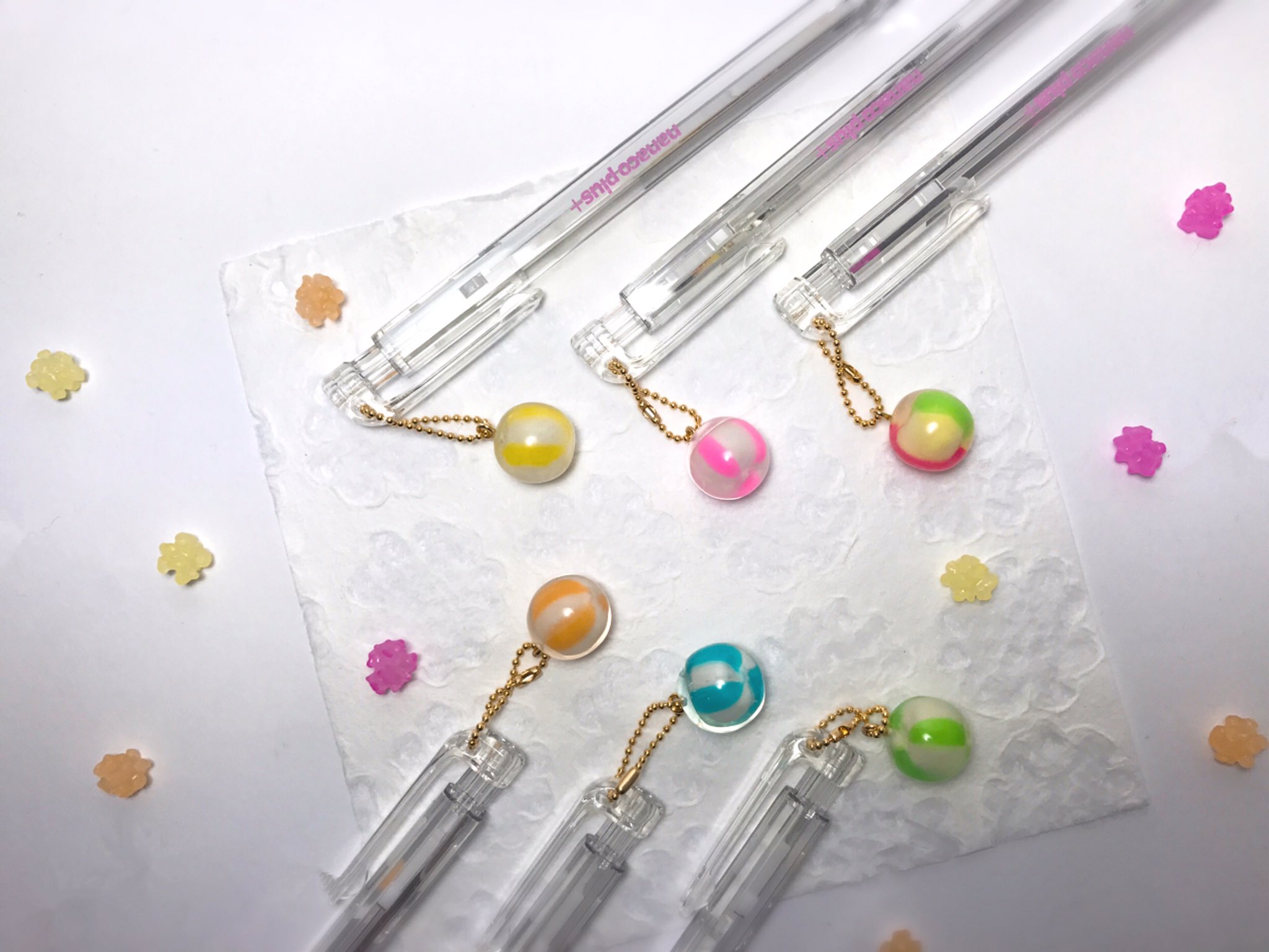 ナナコプラス 本物の飴のアクセサリー 京都本店です Nanacoplus ではご自分用に お友達用にボールペンが人気です 飴ちゃんやこんぺいとうが揺れているとすごくかわいいですね お揃いにいかがでしょうか 各700円 税 T ナナコプラス お ナナコプラス 本物の飴のアクセサリー 京都本店です Nanacoplus ではご自分用に お友達用にボールペンが人気です 飴ちゃんやこんぺいとうが揺れているとすごくかわいいですね お揃いにいかがでしょうか 各700円 税 T ナナコプラス お