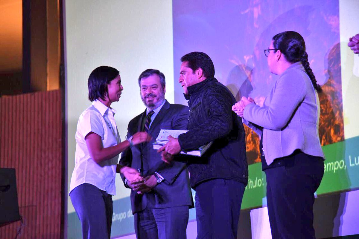 beltran_retis's tweet photo. @CONAFOR @ReforestamosMx @tatohg @Grupo_Bimbo @gobmx @CitibanamexCS @SEMARNAT_mx @RafaelPacchiano @marthagrivas @globalforests @Papalote_Museo @Konniefigueroa Gracias a las y los fotógrafos ganadores, provenientes de siete estados del país, por conectarnos visual y afectivamente con la naturaleza y su importancia. Muchas felicidades. https://t.co/4VM3KLVcH3