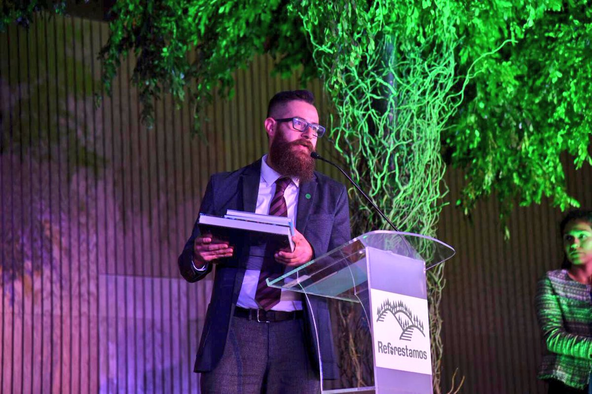beltran_retis's tweet photo. @CONAFOR @ReforestamosMx @tatohg @Grupo_Bimbo @gobmx @CitibanamexCS @SEMARNAT_mx @RafaelPacchiano @marthagrivas @globalforests @Papalote_Museo @Konniefigueroa Gracias a las y los fotógrafos ganadores, provenientes de siete estados del país, por conectarnos visual y afectivamente con la naturaleza y su importancia. Muchas felicidades. https://t.co/4VM3KLVcH3