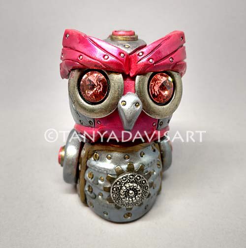 BatBoxATX's tweet image. So, you need to check out @tanyadavisart like yesterday. Tanya works primarily in polymer clay to create little steampunk themed figurines. 
When she is giving her hands a break from the clay she switches to watercolor painting and drawing. #StarWars