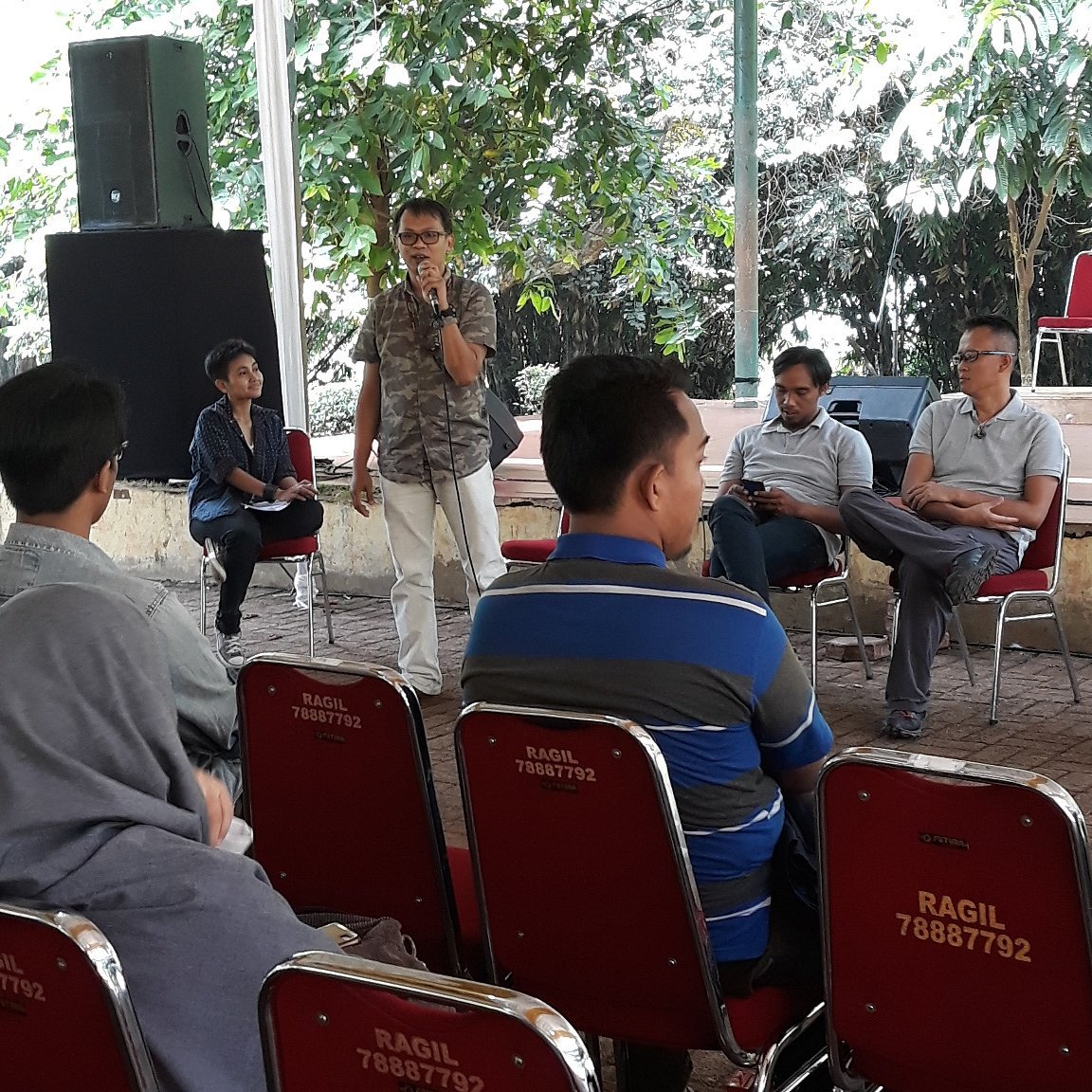 hellonatureID's tweet photo. HELLO NATURE 2017
Seminar sesi 1
Tema : Perkembangan dan Data Terbaru Flora dan Fauna Indonesia

Pembicara :
1. Pak Mono dari USAID Bijak

#HelloNatureID
#hellonature2017
#greenersco
#bupertaragunan 
#kembalikealam
#kembalikeyangbaik https://t.co/tP8RpJf4HH