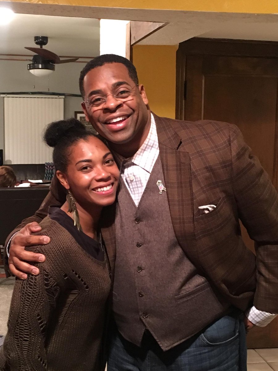 GeorgeKoonceJr's tweet photo. "A little bit of California in Wisconsin this thanksgiving! Thanksgiving moments with my niece. Actress--Paige Colas... Our family are so proud of everything that you are. May you always Fall Forward with great peace. 
Uncle George https://t.co/WTeXWNAWqp